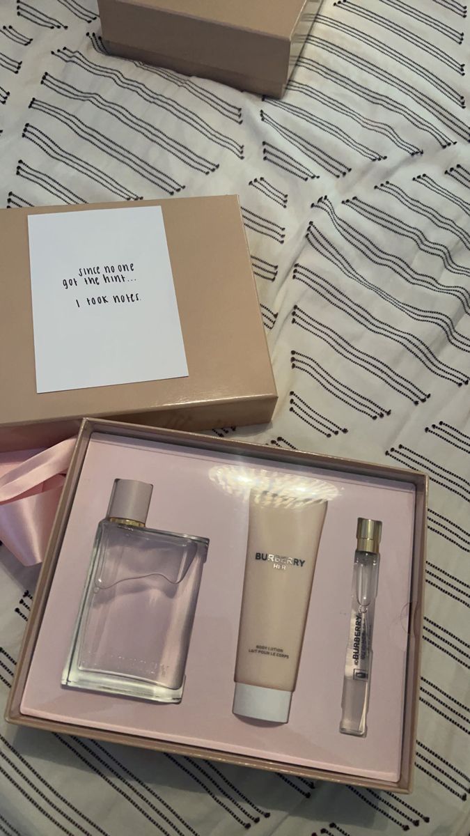BURBERRY HER EDP 100ML/ HER EDP 10ML/ HER BODY LOTION 75ML FESTIVE SET 2025