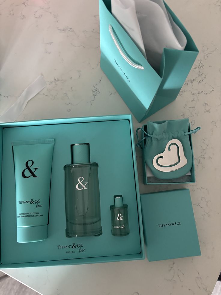 TIFFANY & LOVE FOR HER EDP 90ML/ TIFFANY & LOVE PERFUMED BODY LOTION 100ML/ TIFFANY & LOVE LOVE FOR HER EDP 5ML 2025 SET